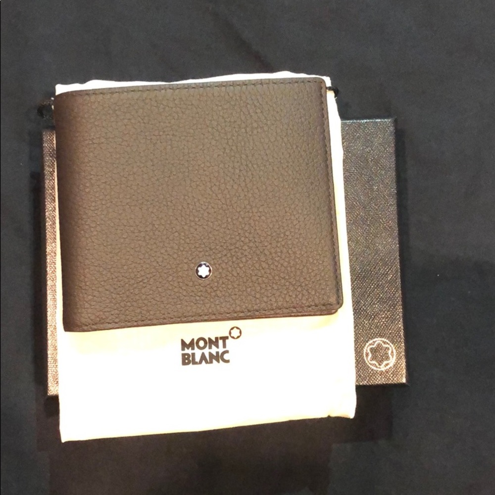 BRAND NEW: Leather MONT BLANC WALLET